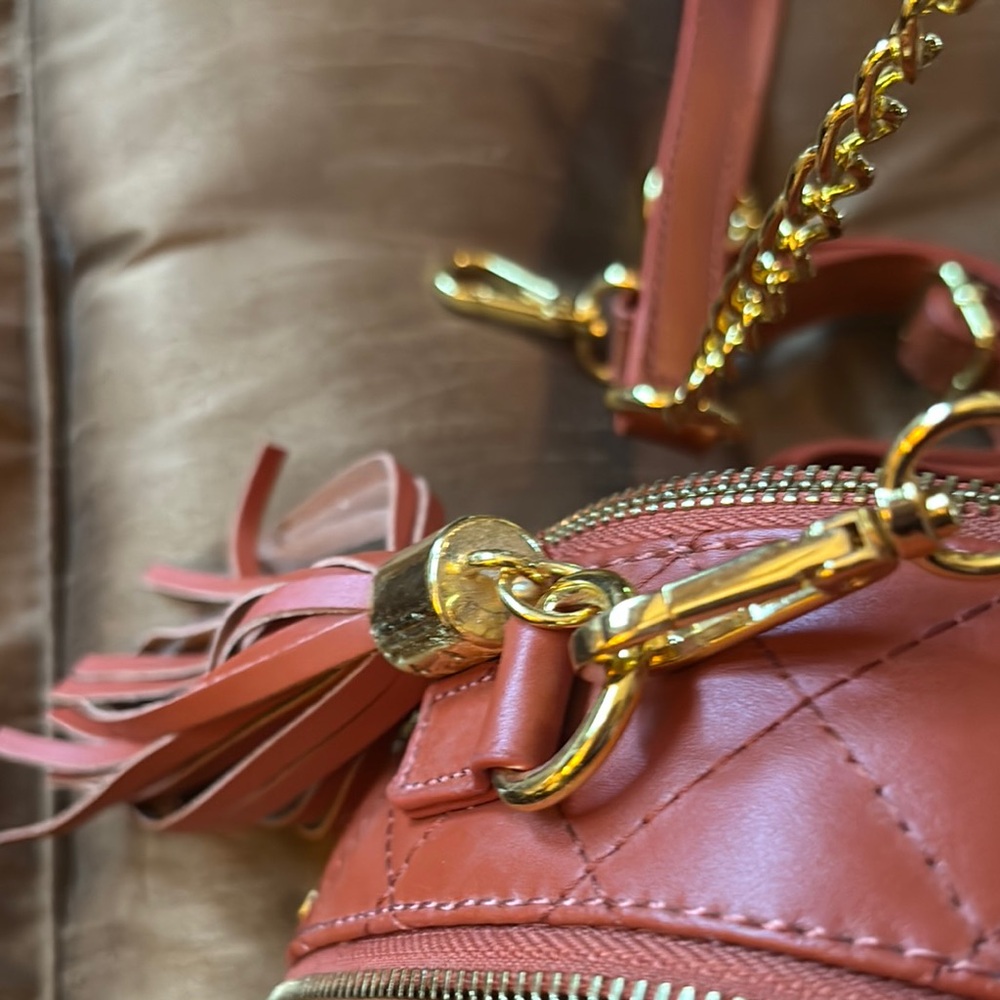 Joy & Iman Quilted Tan Gold Crossbody Bag - Picture 4 of 10